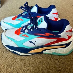 Boys Size 4.5 Puma RS-X